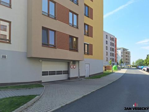 Prodej garážového stání, Praha - Čakovice, Bermanova, 13 m2