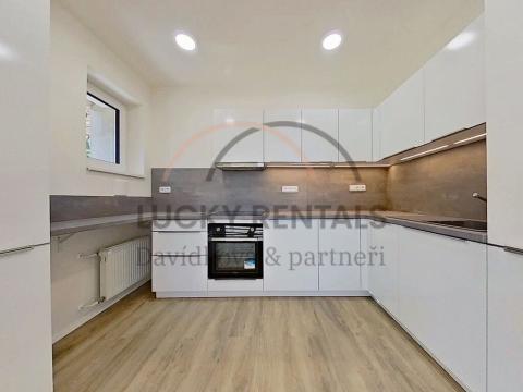 Pronájem bytu 3+kk, Praha - Smíchov, Pod Děvínem, 82 m2