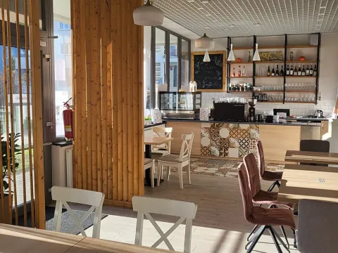 Pronájem restaurace, Praha - Letňany, 110 m2