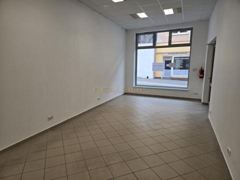 Pronájem obchodního prostoru, Tišnov, Brněnská, 33 m2