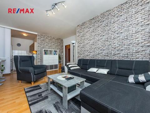 Pronájem bytu 2+kk, Praha - Bohnice, Zelenohorská, 42 m2