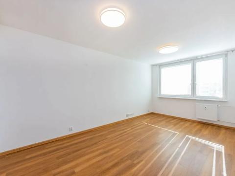 Pronájem bytu 2+kk, Praha - Horní Měcholupy, Neapolská, 43 m2