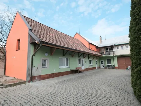 Prodej rodinného domu, Bánov, 315 m2