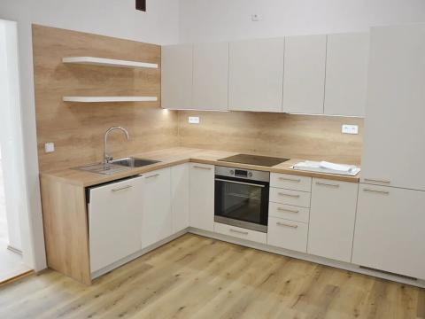 Pronájem bytu 3+kk, Praha - Bubeneč, náměstí Interbrigády, 85 m2