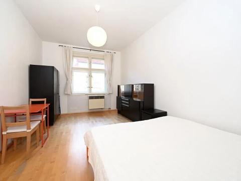 Pronájem bytu 1+kk, Praha - Vršovice, Bulharská, 34 m2