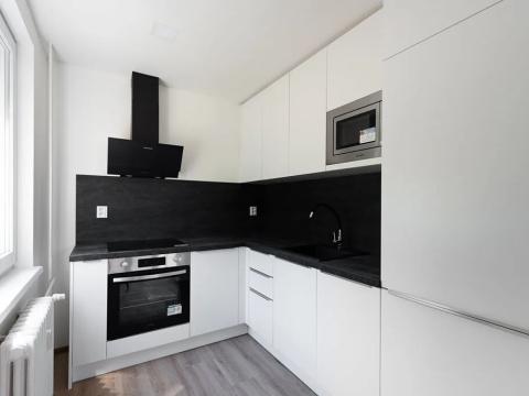 Prodej bytu 2+1, Praha - Lhotka, Zálesí, 42 m2