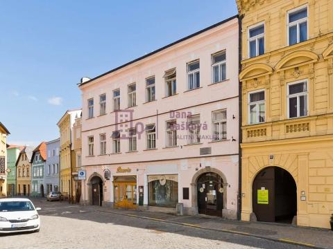 Pronájem bytu 1+1, Jindřichův Hradec, nám. Míru, 54 m2