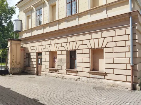 Pronájem obchodního prostoru, Hradec Králové, Československé armády, 11 m2