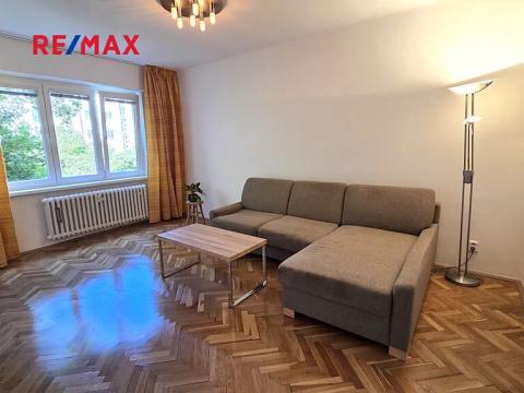 Pronájem bytu 2+kk, Praha - Vršovice, Oblouková, 53 m2