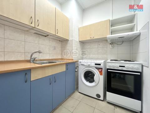 Pronájem bytu 2+1, Zlín, Štefánikova, 35 m2