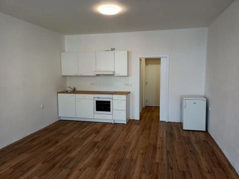 Pronájem bytu 1+kk, Uherský Brod, 36 m2