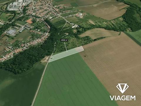 Prodej podílu pole, Ivančice, 2490 m2
