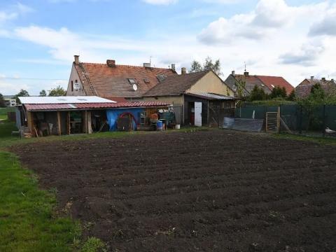 Dražba pozemku, Miroslav, 414 m2