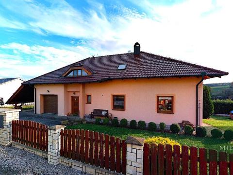 Prodej rodinného domu, Kvíčovice, 340 m2