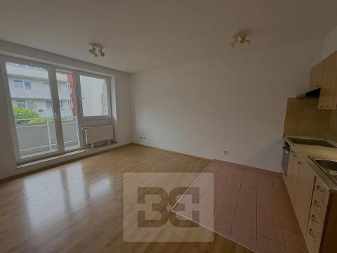 Pronájem bytu 1+kk, Praha - Letňany, Beranových, 31 m2