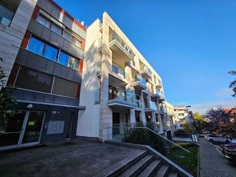 Pronájem garážového stání, Praha - Smíchov, U Nikolajky, 14 m2