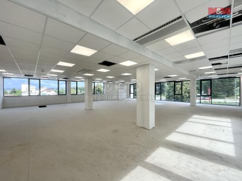 Pronájem obchodního prostoru, Brno - Lesná, Okružní, 275 m2