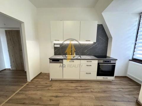 Pronájem bytu 2+1, Jičín, Chelčického, 65 m2