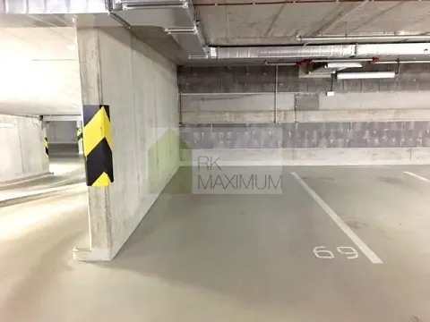 Pronájem garážového stání, Praha - Nusle, Kloboučnická, 13 m2