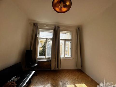 Pronájem bytu 1+kk, Praha - Vinohrady, Řipská, 46 m2
