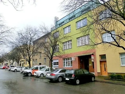 Pronájem kanceláře, Zlín, Sadová, 41 m2