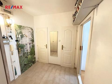 Prodej bytu 2+kk, Praha - Černý Most, Vybíralova, 42 m2