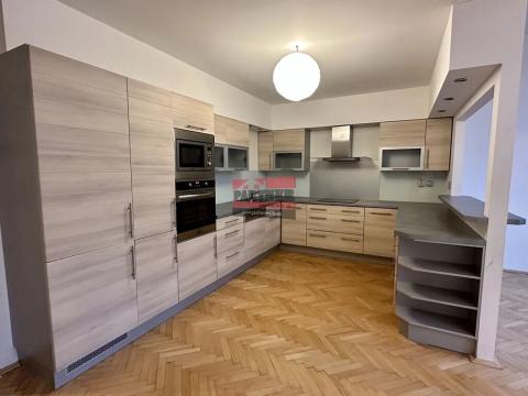 Pronájem bytu 2+kk, Tábor, Husovo nám., 60 m2