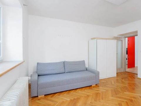 Prodej bytu 1+kk, Praha - Bubeneč, Terronská, 26 m2