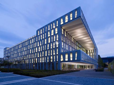 Pronájem kanceláře, Praha - Karlín, Karolinská, 866 m2