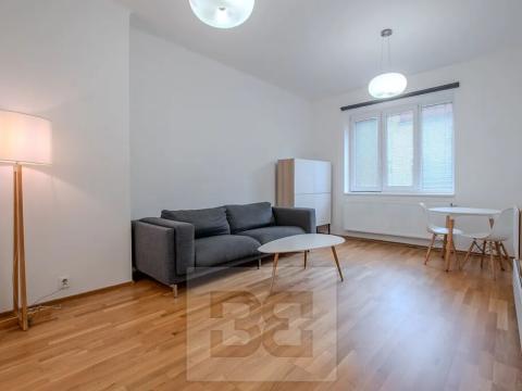 Pronájem bytu 2+kk, Praha - Vršovice, 28. pluku, 56 m2