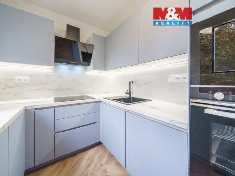 Prodej bytu 3+1, Kadaň, Komenského, 76 m2