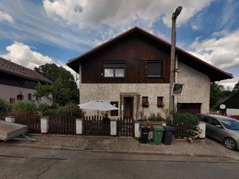 Prodej podílu rodinného domu, Horní Radechová, 180 m2