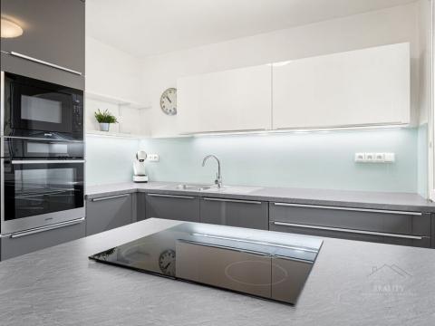 Prodej bytu 3+kk, Praha - Žižkov, U kněžské louky, 67 m2
