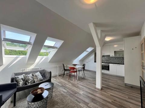 Prodej bytu 3+kk, Praha, Podnádražní, 60 m2