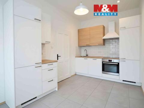 Prodej bytu 3+1, Krnov - Pod Bezručovým vrchem, Partyzánů, 98 m2