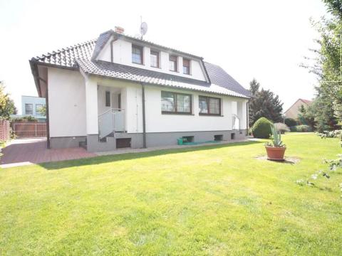 Pronájem rodinného domu, Praha - Suchdol, Havraní, 253 m2