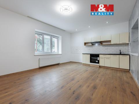 Prodej bytu 2+kk, Karlovy Vary - Stará Role, Závodu míru, 40 m2