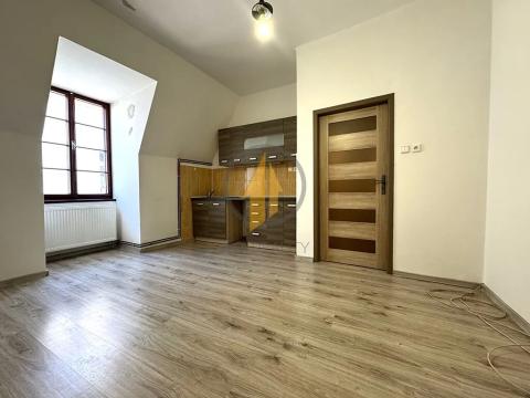 Pronájem bytu 1+kk, Jičín, Chelčického, 28 m2