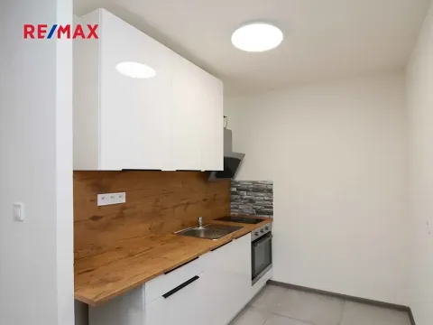 Pronájem bytu 2+kk, Praha - Vršovice, Vršovická, 45 m2