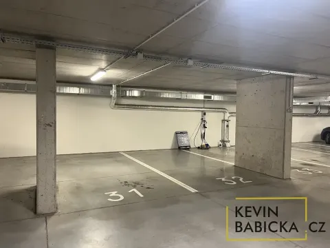 Pronájem garáže, Brno, Kumpoštova, 13 m2