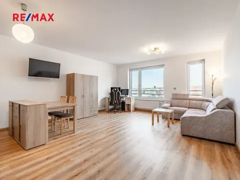 Prodej bytu 2+kk, České Budějovice, České Vrbné, 77 m2