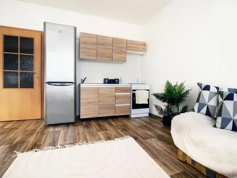 Pronájem bytu 2+kk, Liberec, Dobiášova, 42 m2