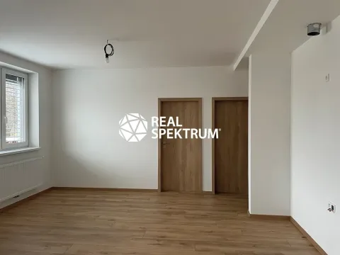 Pronájem kanceláře, Blansko, Poříčí, 69 m2