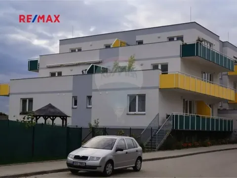 Pronájem bytu 1+kk, Praha - Vinoř, Českodubská, 36 m2