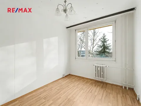 Prodej bytu 2+kk, Praha - Prosek, Zárybská, 42 m2
