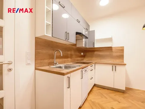 Pronájem bytu 2+kk, Praha - Vinohrady, Záhřebská, 49 m2