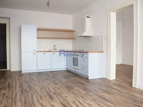 Pronájem bytu 2+kk, Pardubice, Staňkova, 58 m2