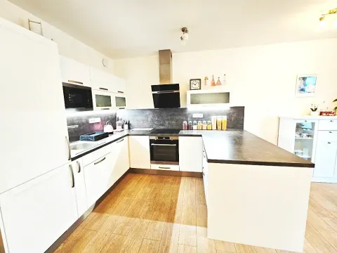 Pronájem bytu 2+kk, Jesenice, Nákupní, 65 m2