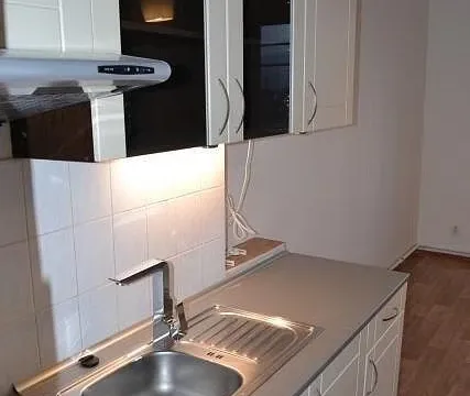 Pronájem bytu 1+kk, Praha - Břevnov, Šlikova, 29 m2