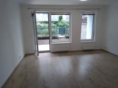 Prodej bytu 1+kk, Praha - Uhříněves, náměstí Bratří Jandusů, 35 m2